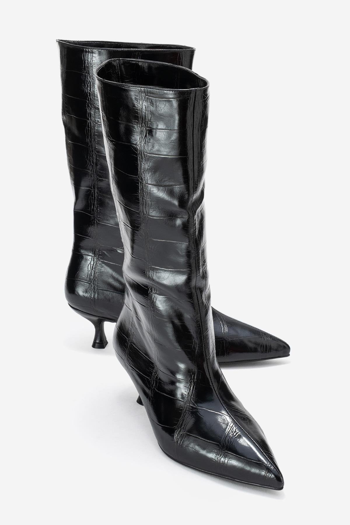 Crow - Bota de tacón con punta en relieve negro (Mujer)