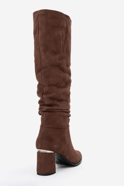 120 - Bota alta de tacón de bloque de ante marrón (mujer)
