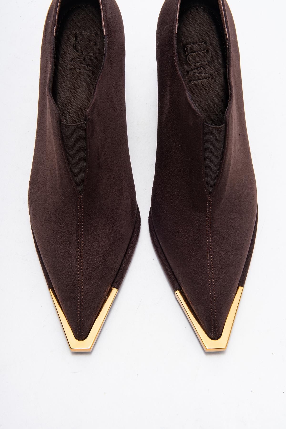 Niva - Zapatos de tacón de punta fina de ante marrón (Mujer)