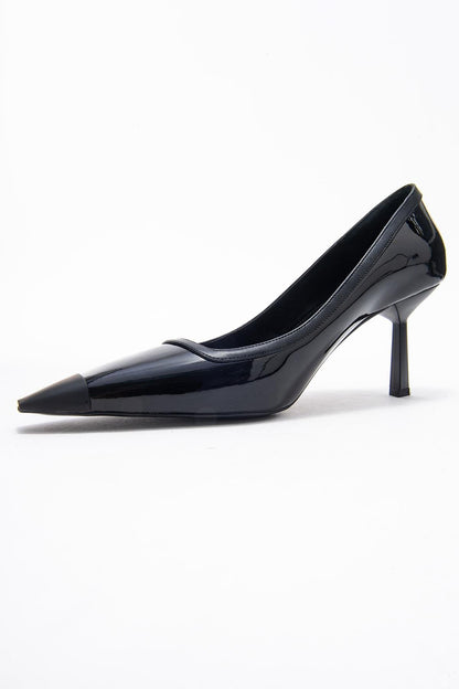 Rona - Zapatilla de tacón de punta fina de charol negro (Mujer)