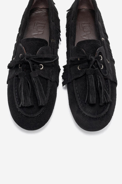 Fenora - Mocasín de cuero de ante negro con borlas (mujer)