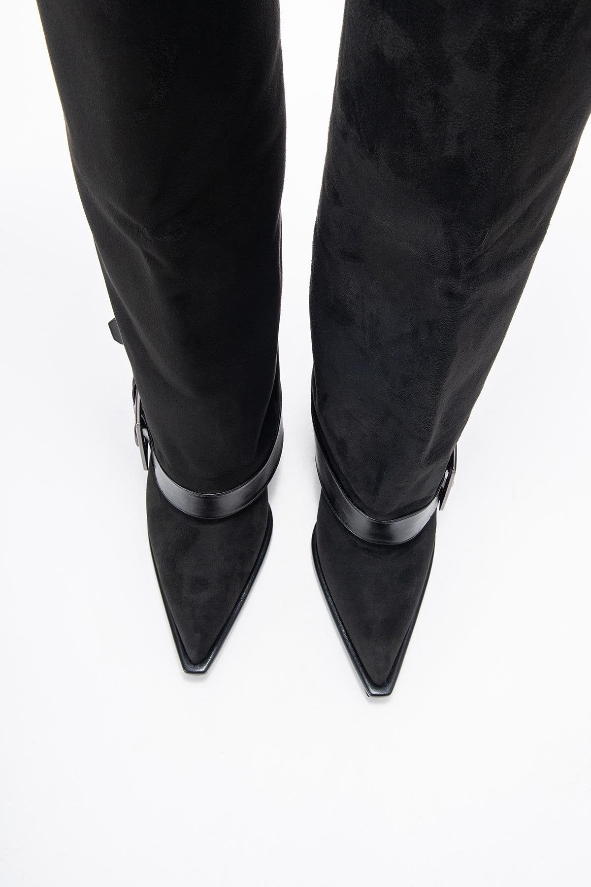 Elva - Bota Alta con Hebilla de Gamuza Negra (Mujer)