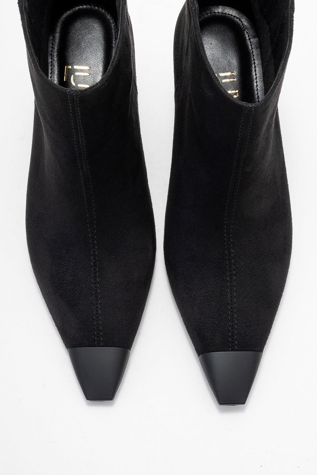 Rassel - Bota Negra de Punta Fina (Mujer)