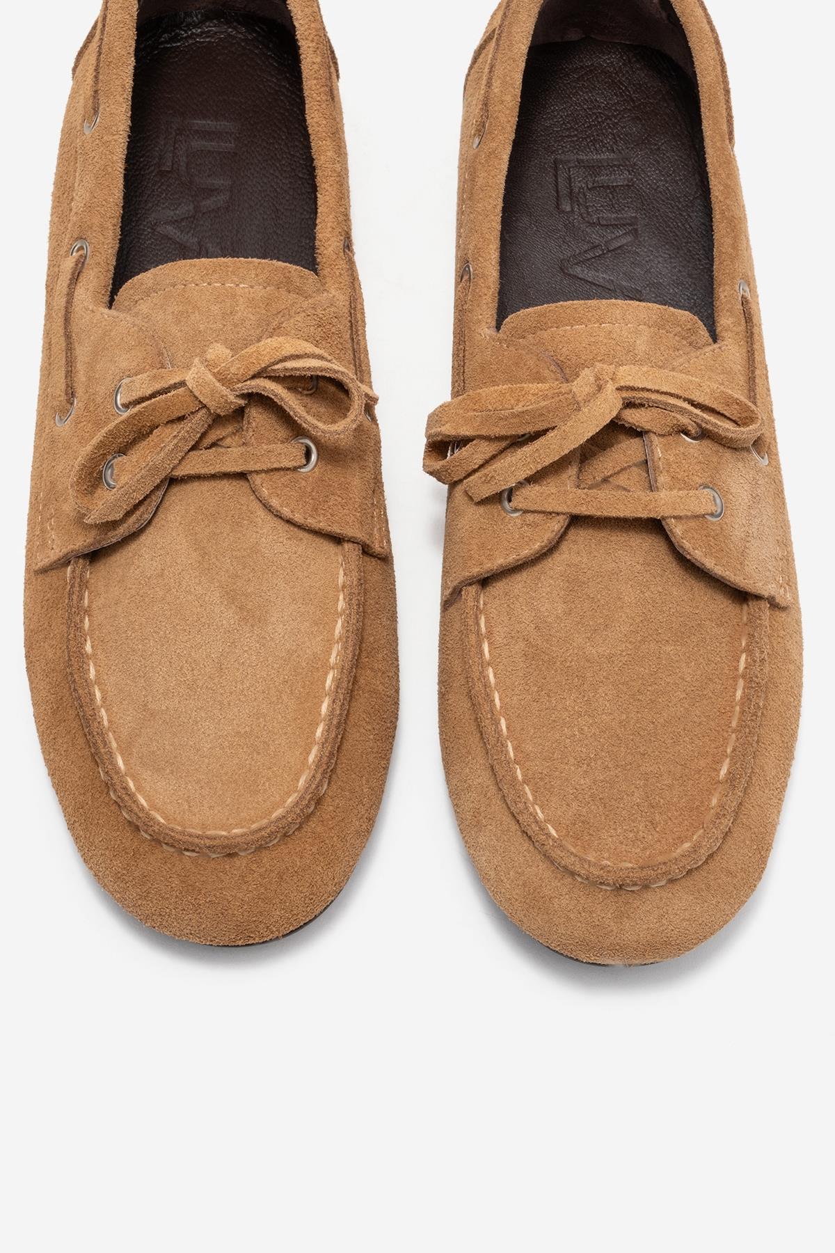Serelis - Mocasín de cuero de gamuza coñac con cordones (Mujer)