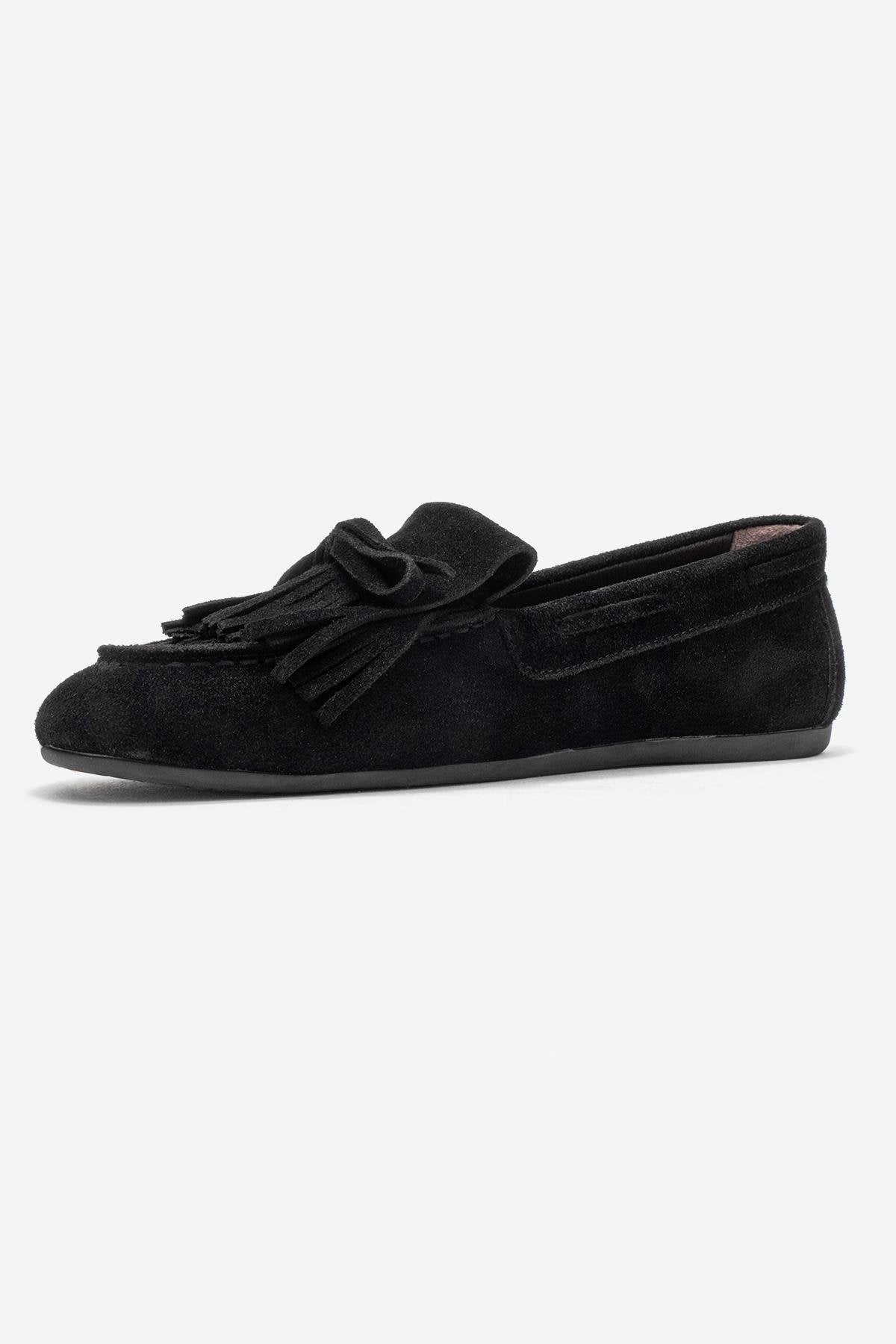 Axeli - Mocasín de cuero de gamuza negro con borlas (Mujer)