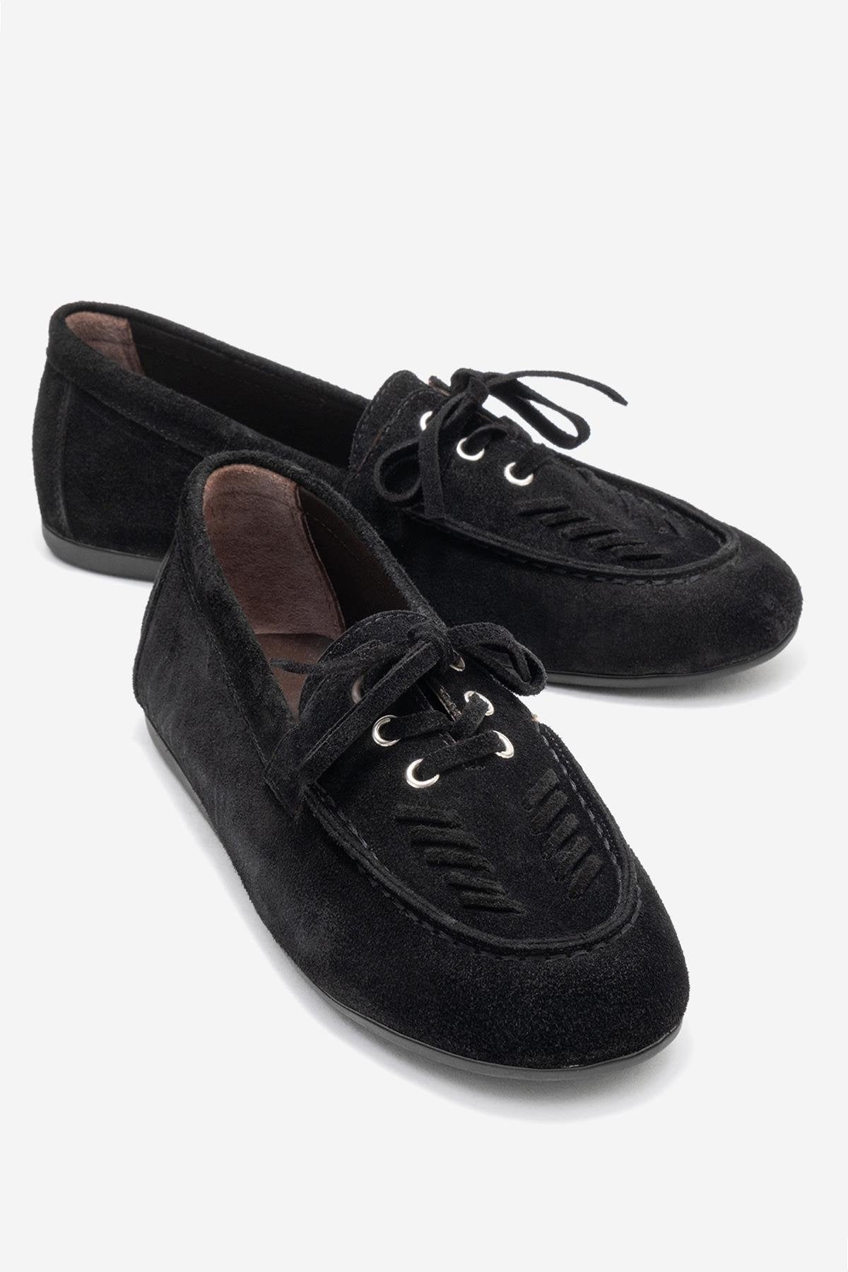 Lorven - Mocasín de cuero de ante negro con cordones (Mujer)