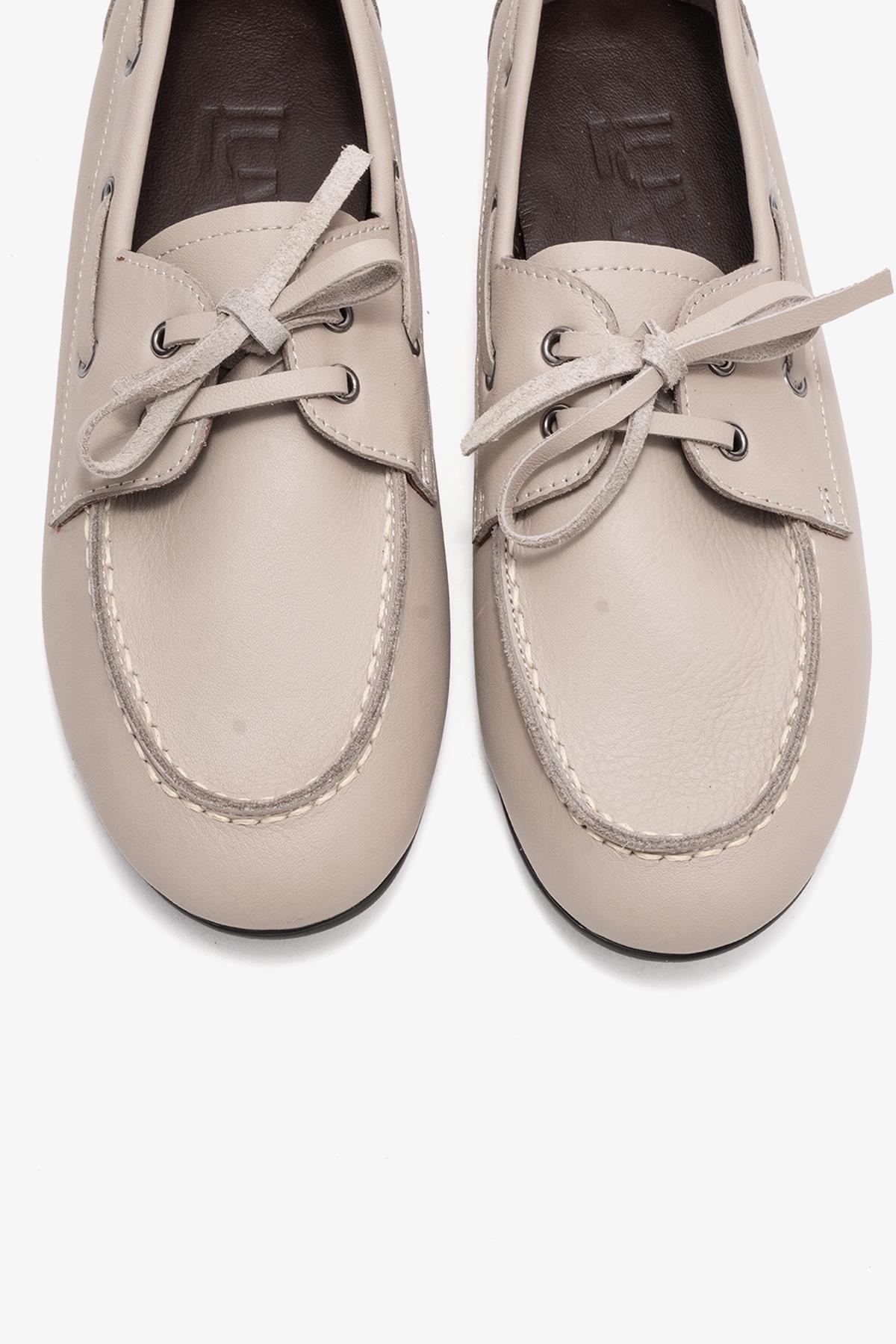 Serelis - Mocasín de cuero beige claro con cordones (Mujer)