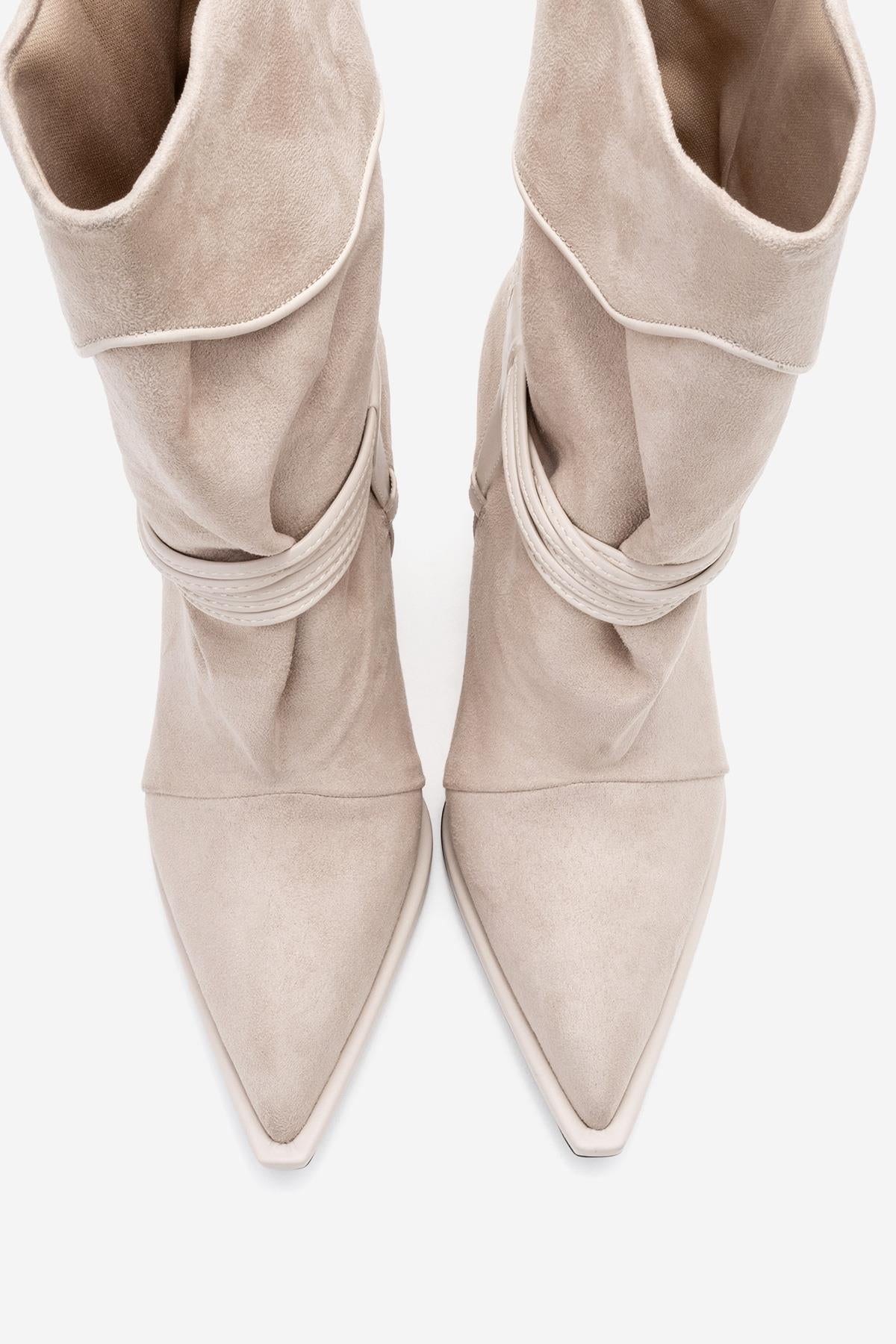Myra - Bota (Mujer) con relieve de piel de serpiente beige