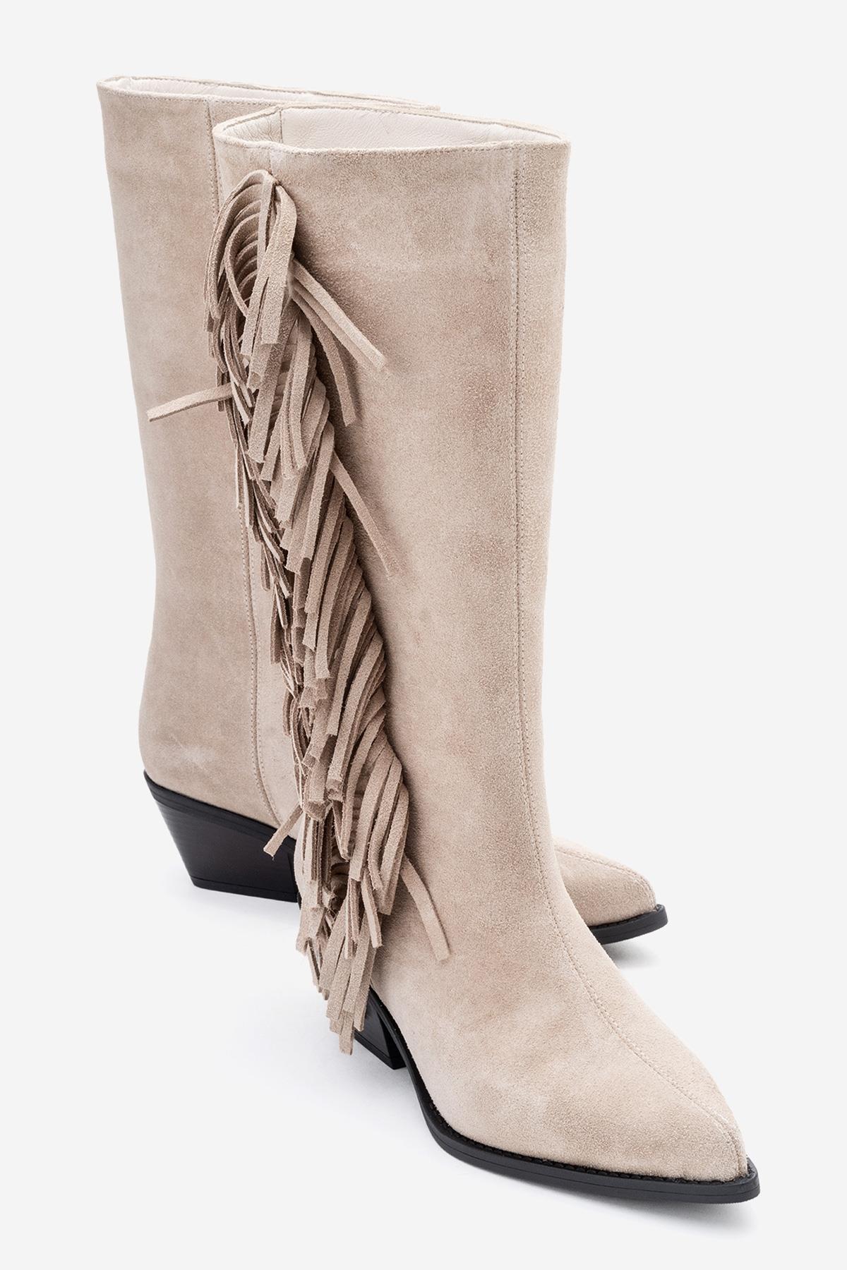 Orlo - Bota vaquera con flecos de piel de ante color beis (mujer)