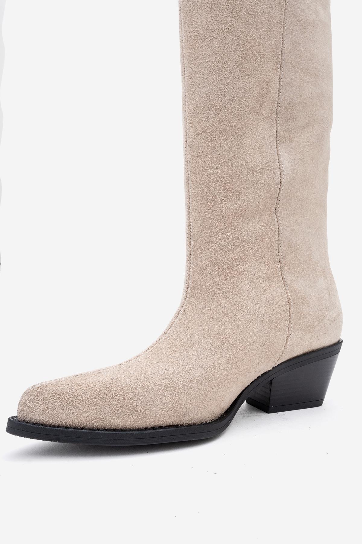 Orlo - Bota vaquera con flecos de piel de ante color beis (mujer)
