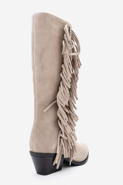 Orlo - Bota vaquera con flecos de piel de ante color beis (mujer)