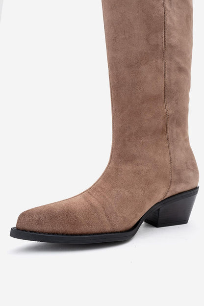 Orlo - Bota vaquera de gamuza color café claro con flecos (mujer)