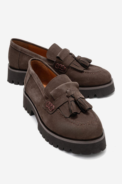 Poen - Mocasín de borlas de ante marrón (Mujer)