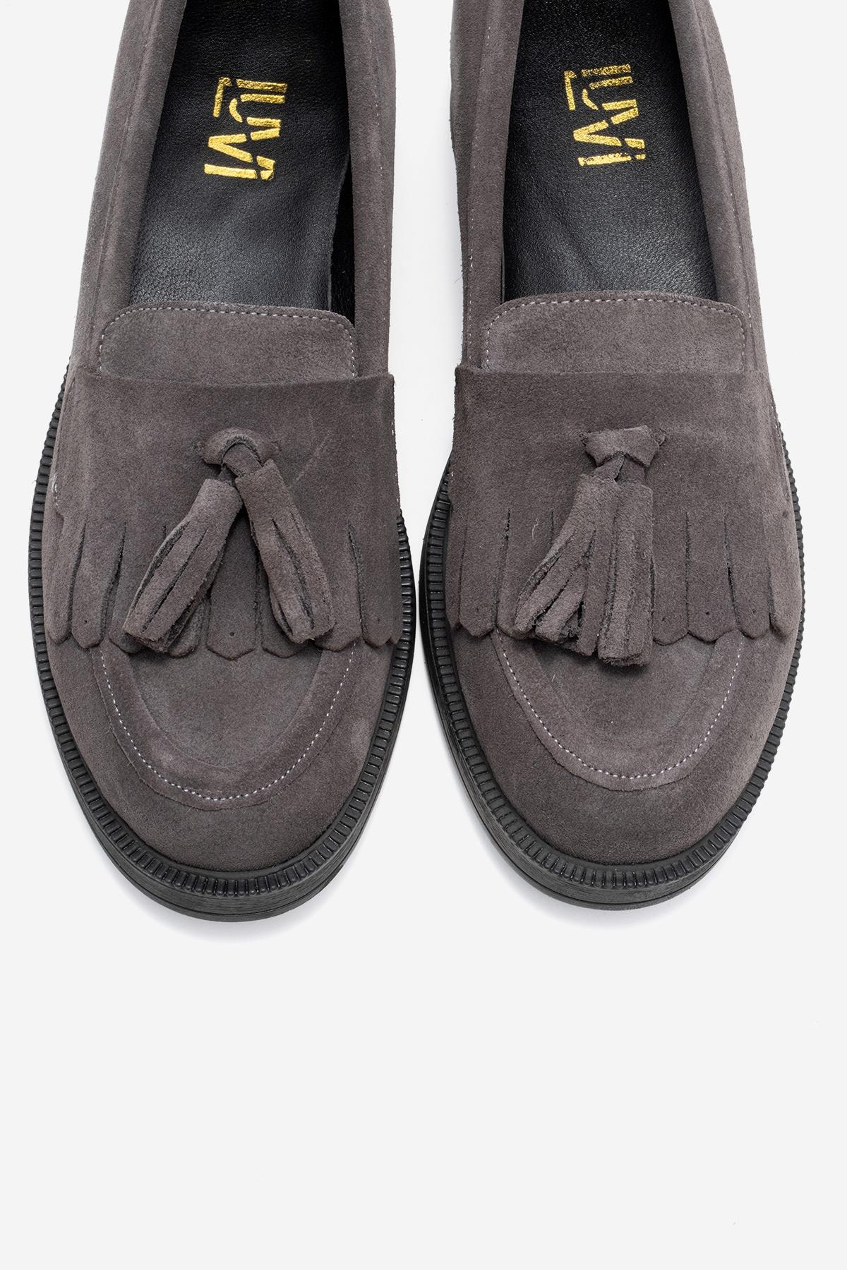 Milly - Mocasines de borlas de cuero de ante gris