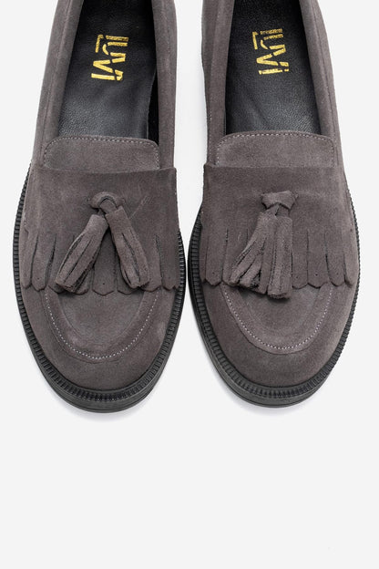 Milly - Mocasines de borlas de cuero de ante gris