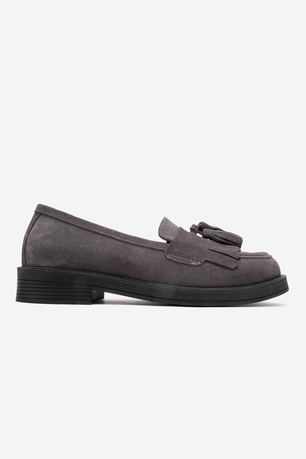 Milly - Mocasines de borlas de cuero de ante gris