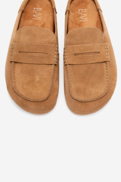 Priva - Mules sin cordones de cuero genuino de ante color topo (Mujer)