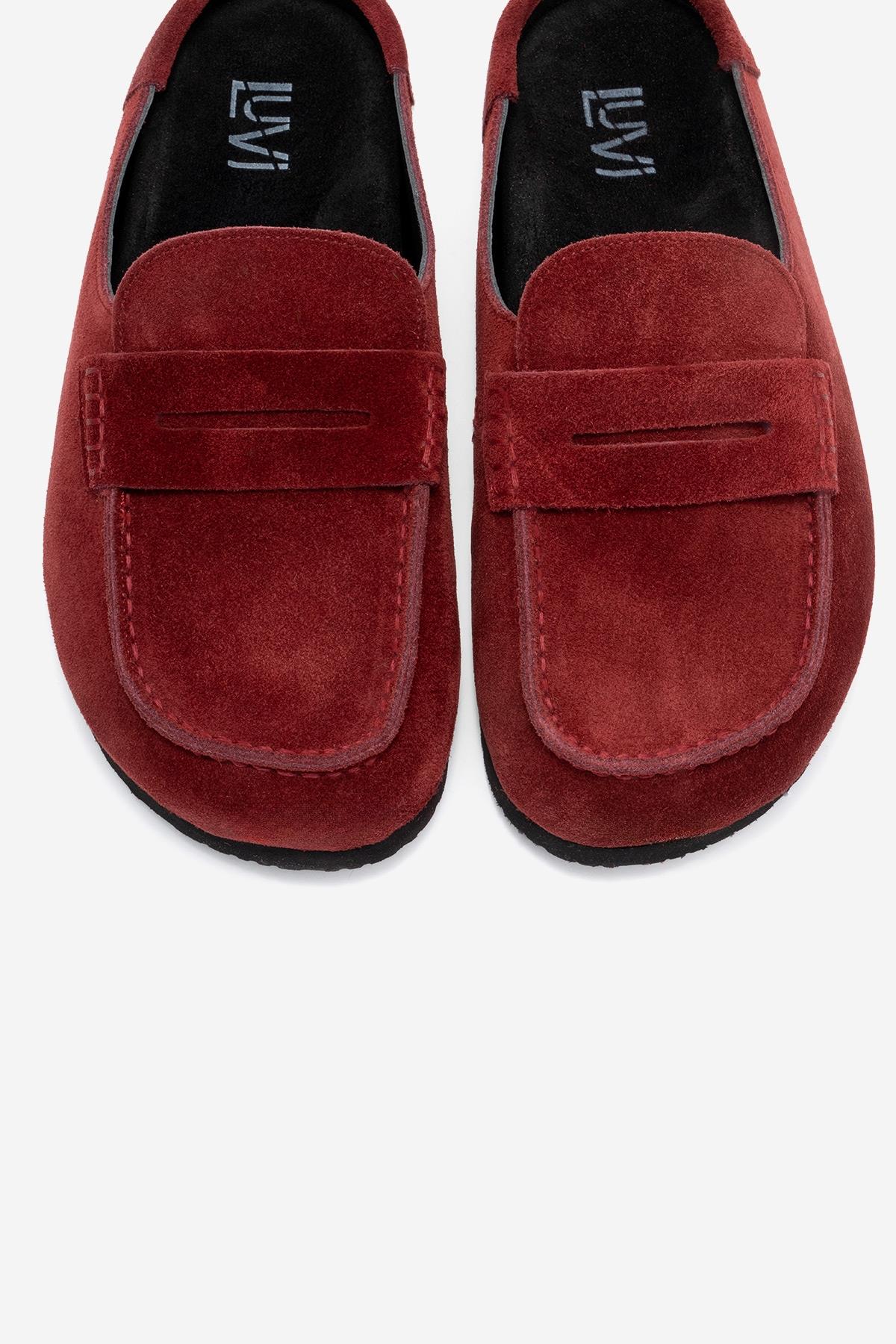 Priva - Mules sin cordones de cuero genuino de ante color burdeos (mujer)
