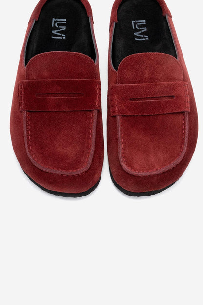 Priva - Mules sin cordones de cuero genuino de ante color burdeos (mujer)