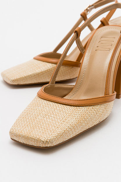 Rivie - Zapatos de tacón de bloque con punta cuadrada en rafia Cognac (Mujer)