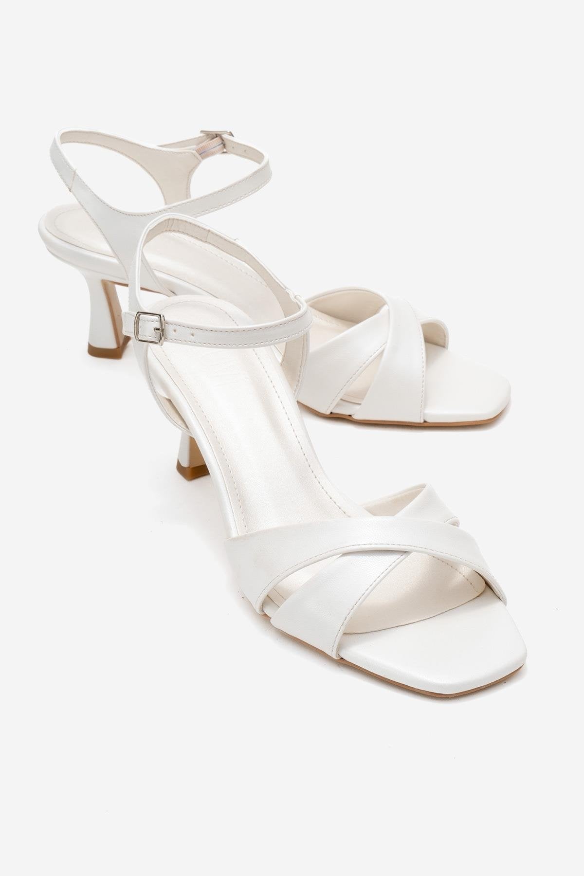Melin - Sandalia de Tacón Stiletto con Tiras Cruzadas Color Marfil (Mujer)