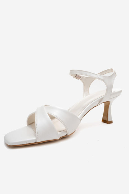 Melin - Sandalia de Tacón Stiletto con Tiras Cruzadas Color Marfil (Mujer)