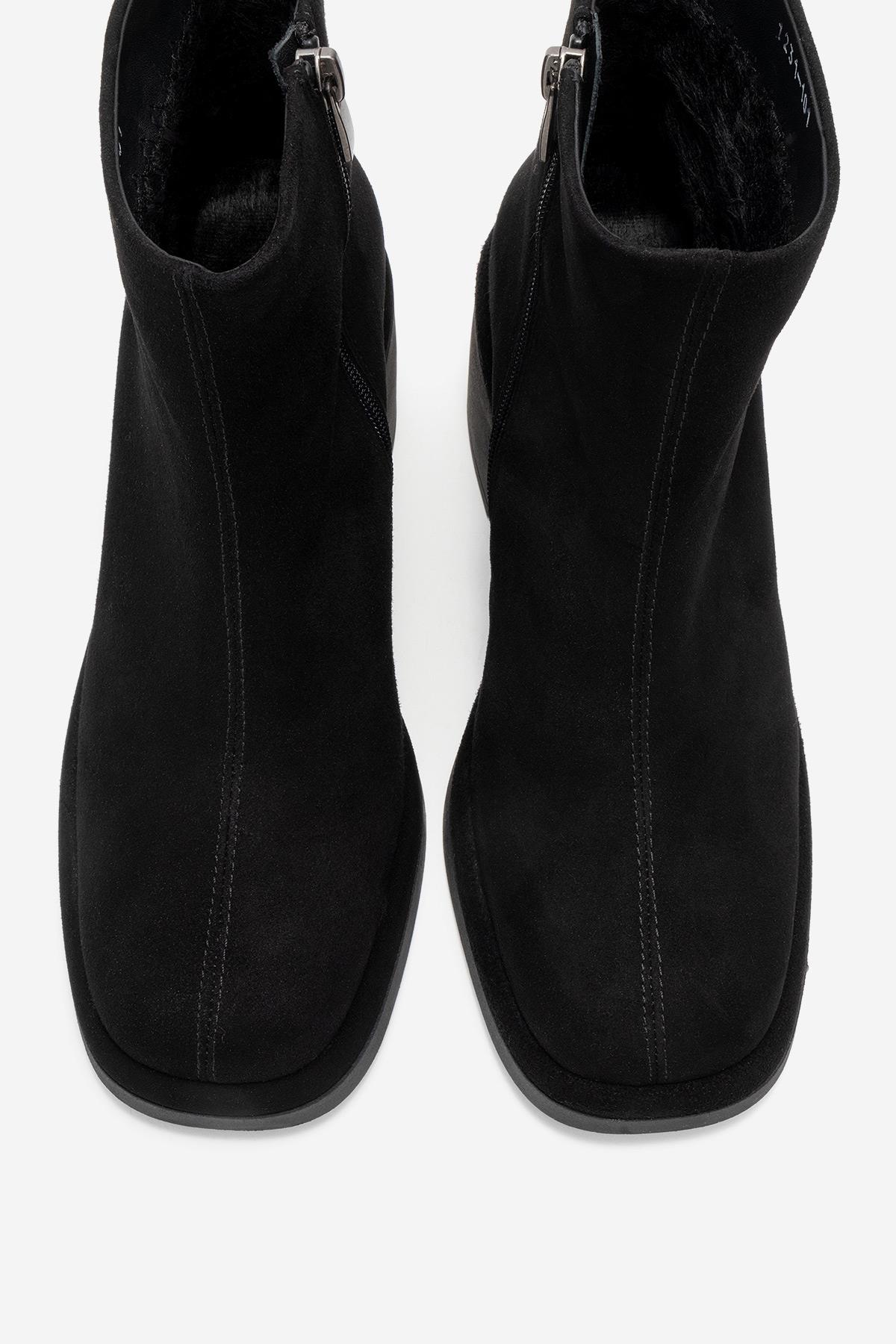 Junae - Bota de tacón de bloque de cuero de ante negro (Mujer)