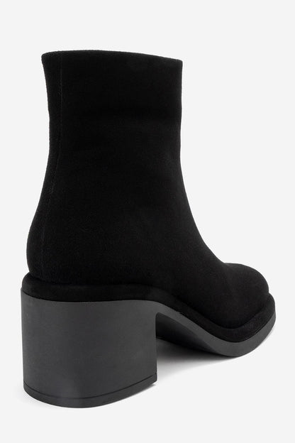 Junae - Bota de tacón de bloque de cuero de ante negro (Mujer)