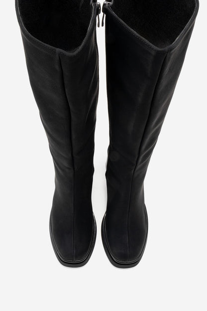 Carm - Bota de plataforma media pantorrilla de nobuk negro (mujer)