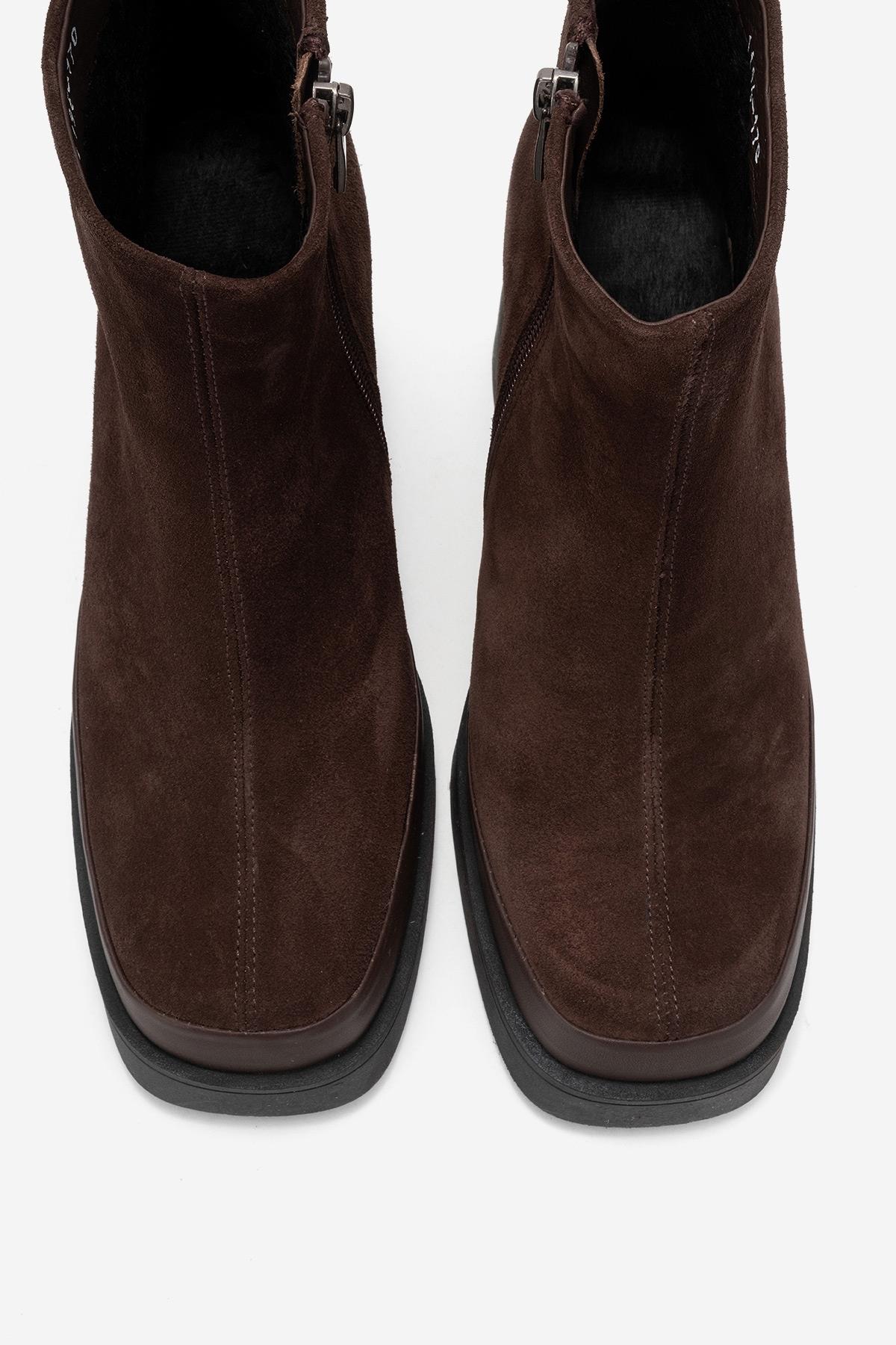 Livia - Bota de cuña de cuero de gamuza marrón (mujer)
