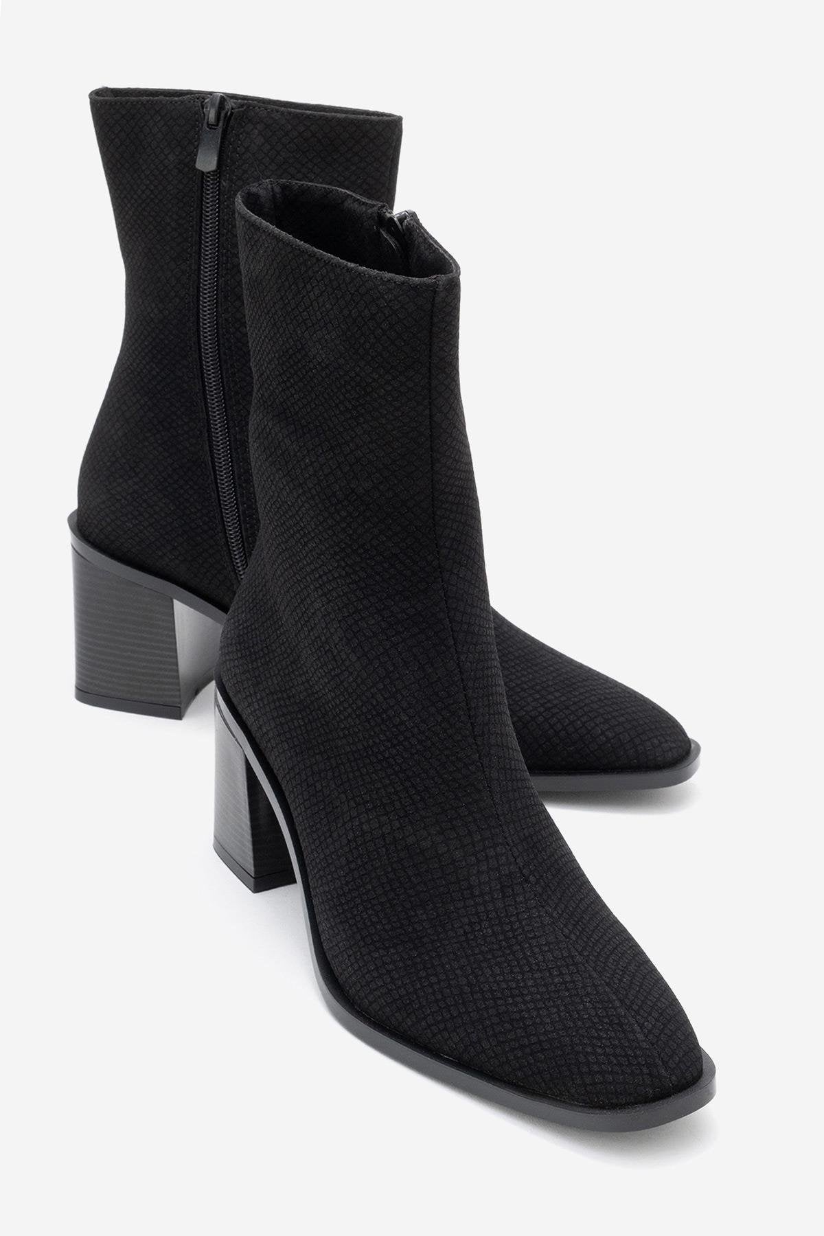 Chara - Bota con tacón de bloque y patrón negro (Mujer)
