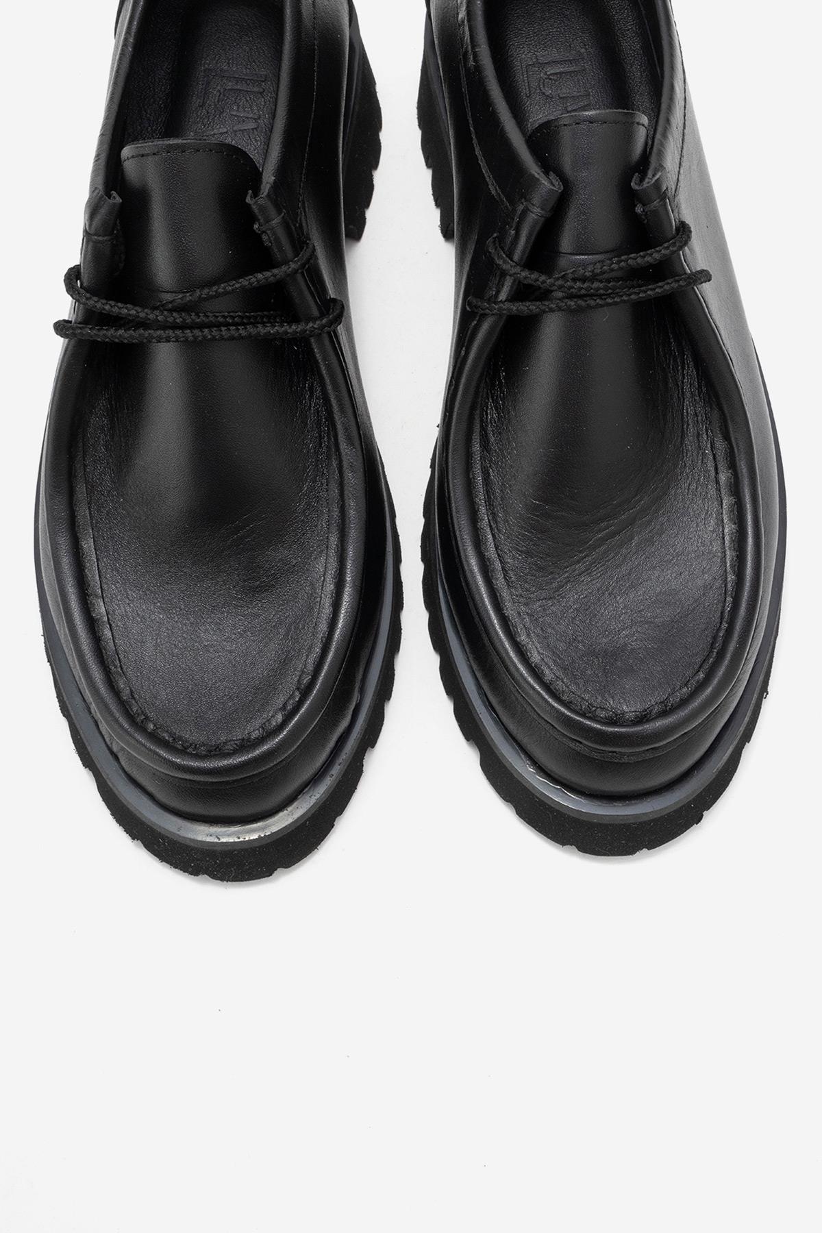 Talia - Mocasín de Cuero Negro con Cordones (Mujer)