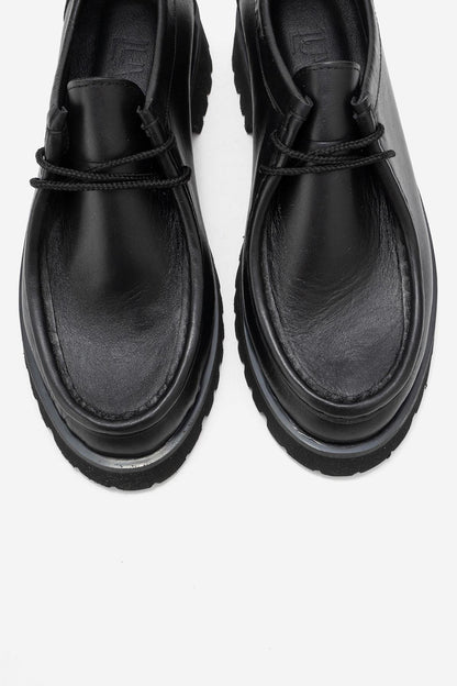 Talia - Mocasín de Cuero Negro con Cordones (Mujer)