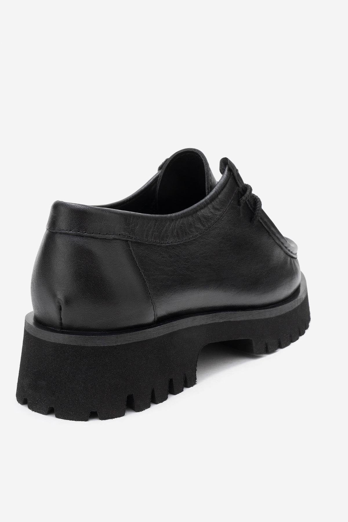 Talia - Mocasín de Cuero Negro con Cordones (Mujer)