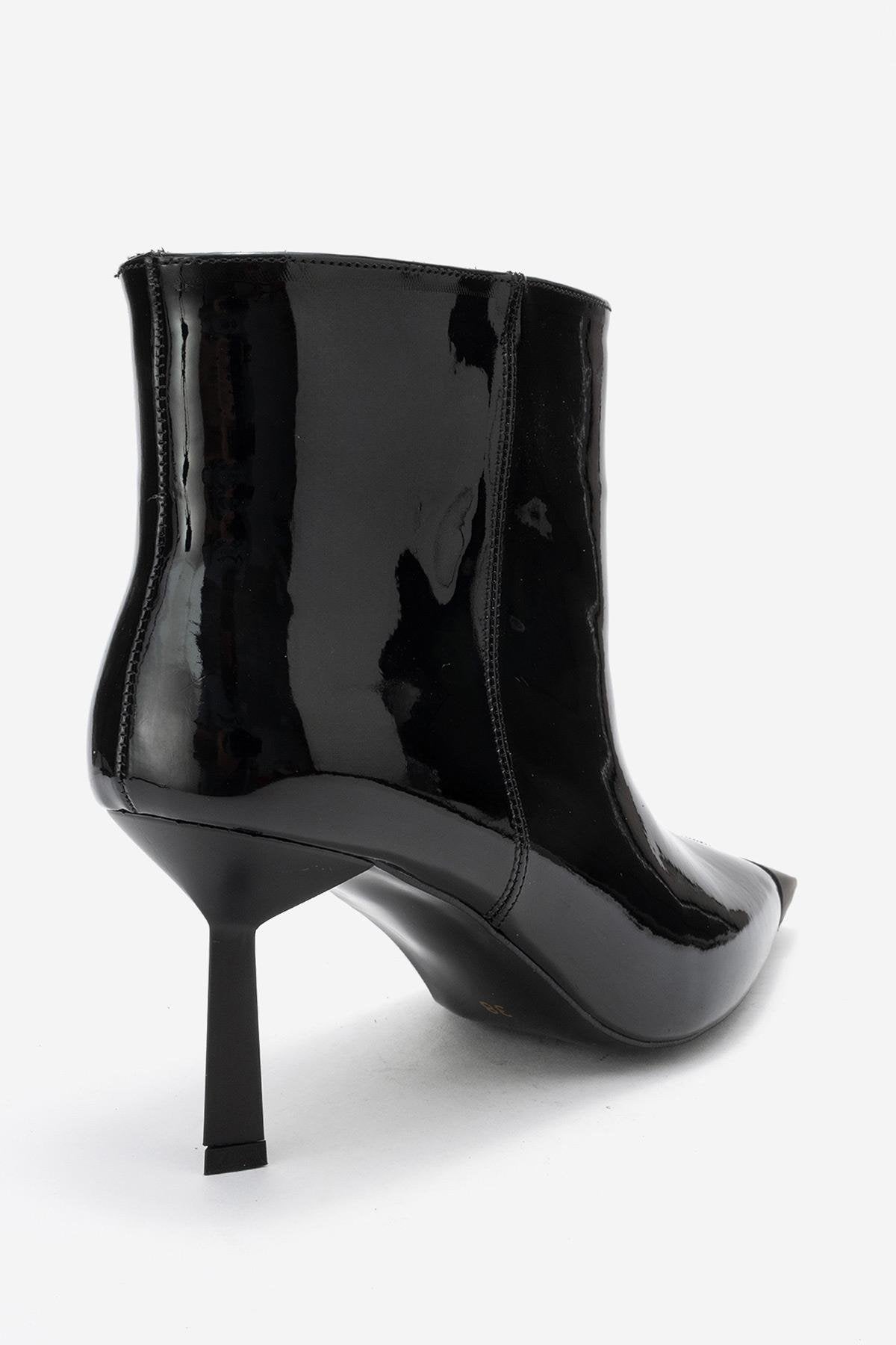 Rassel - Botas negras de charol con punta (Mujer)