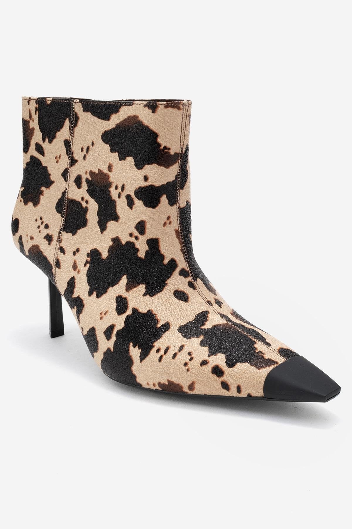 Rassel - Bota para mujer con punta y estampado color beige