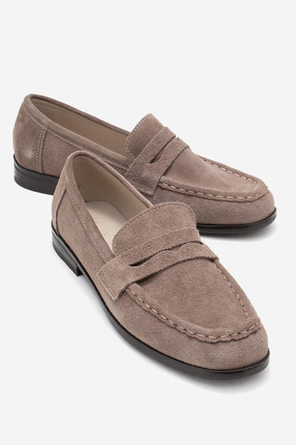 Valia - Mocasín de cuero de ante color topo (mujer)