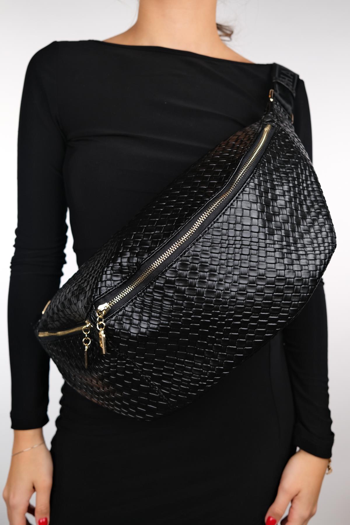 SALE - Riñonera negra tejida (Mujer)