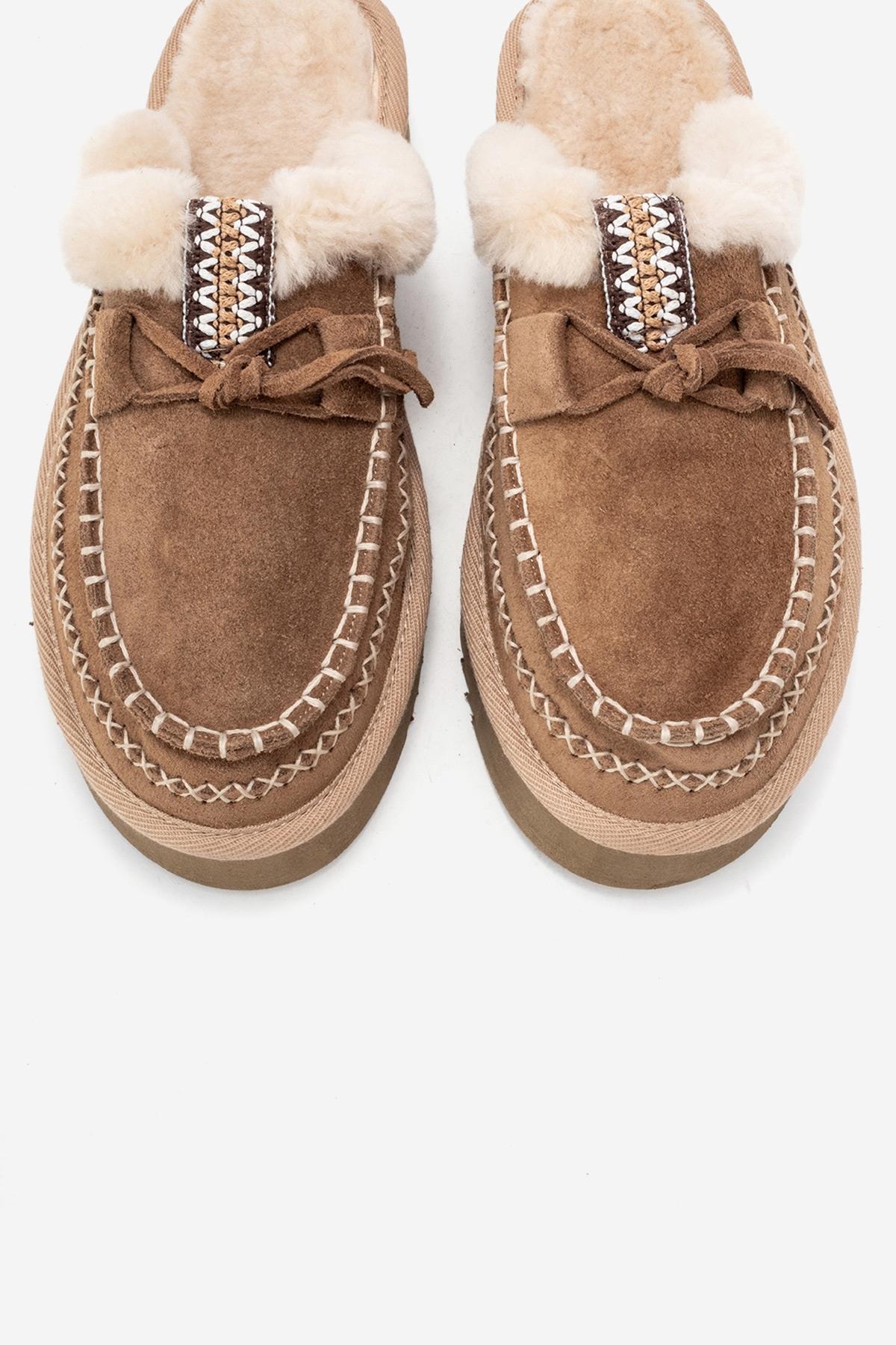 YALINA - Mocasín de plataforma de cuero genuino de ante color topo (Mujer)
