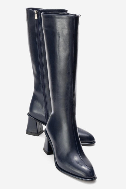 Paradis - Bota alta con tacón de bloque en color azul marino (Mujer)