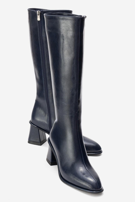 Paradis - Bota alta con tacón de bloque en color azul marino (Mujer)