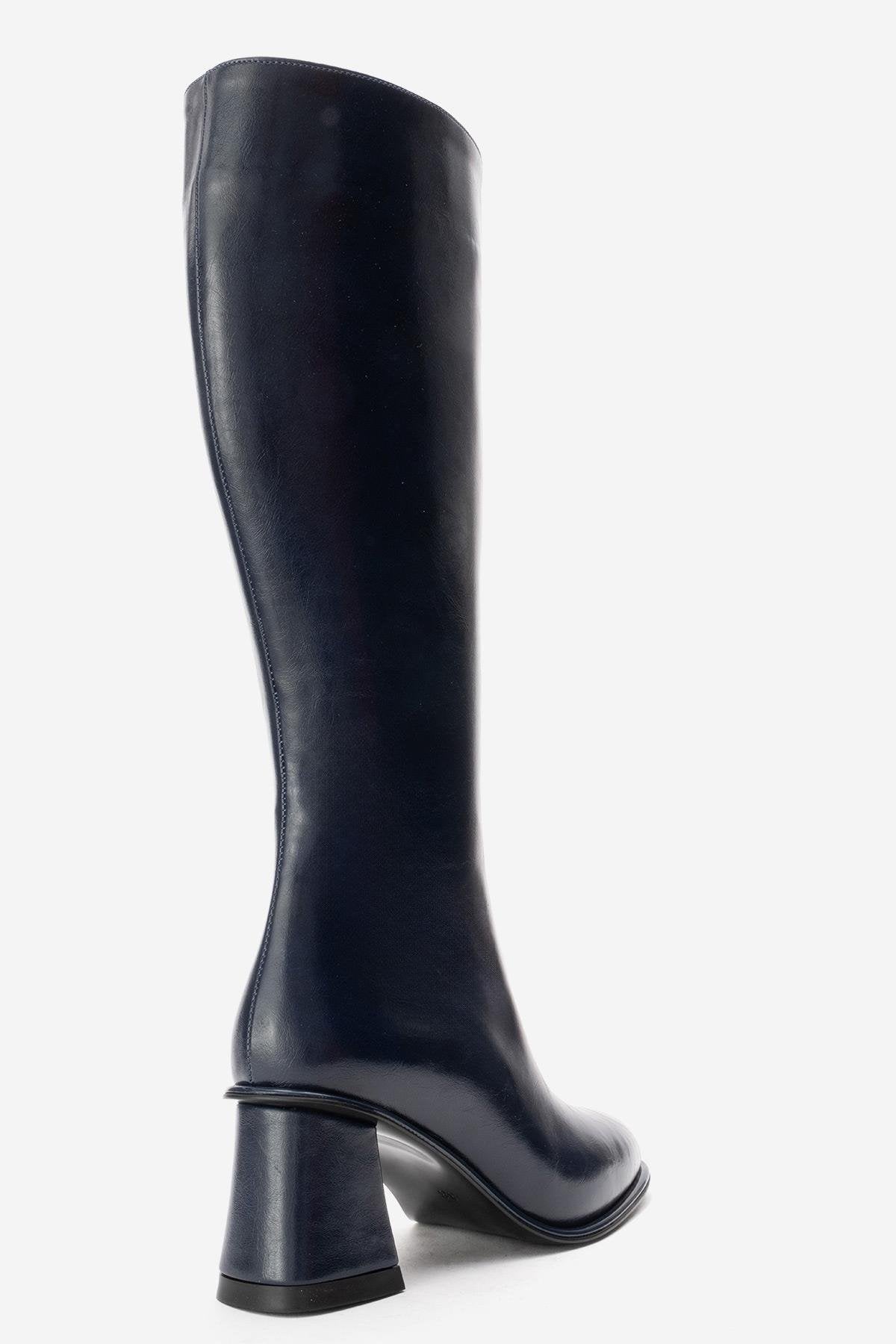 Paradis - Bota alta con tacón de bloque en color azul marino (Mujer)