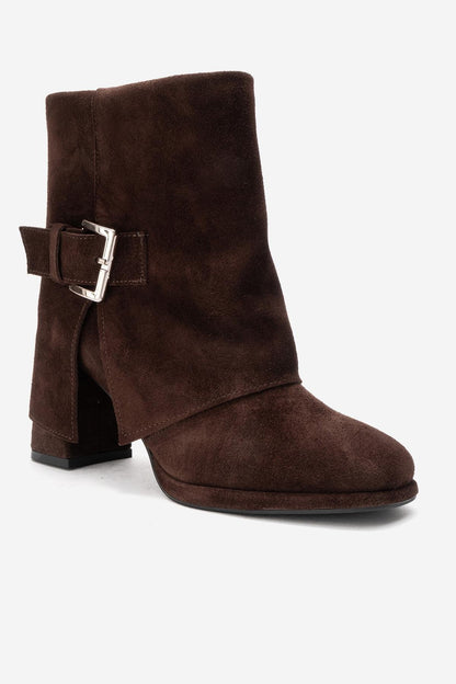 LORE - Bota de tacón cuadrado de ante color café (mujer)