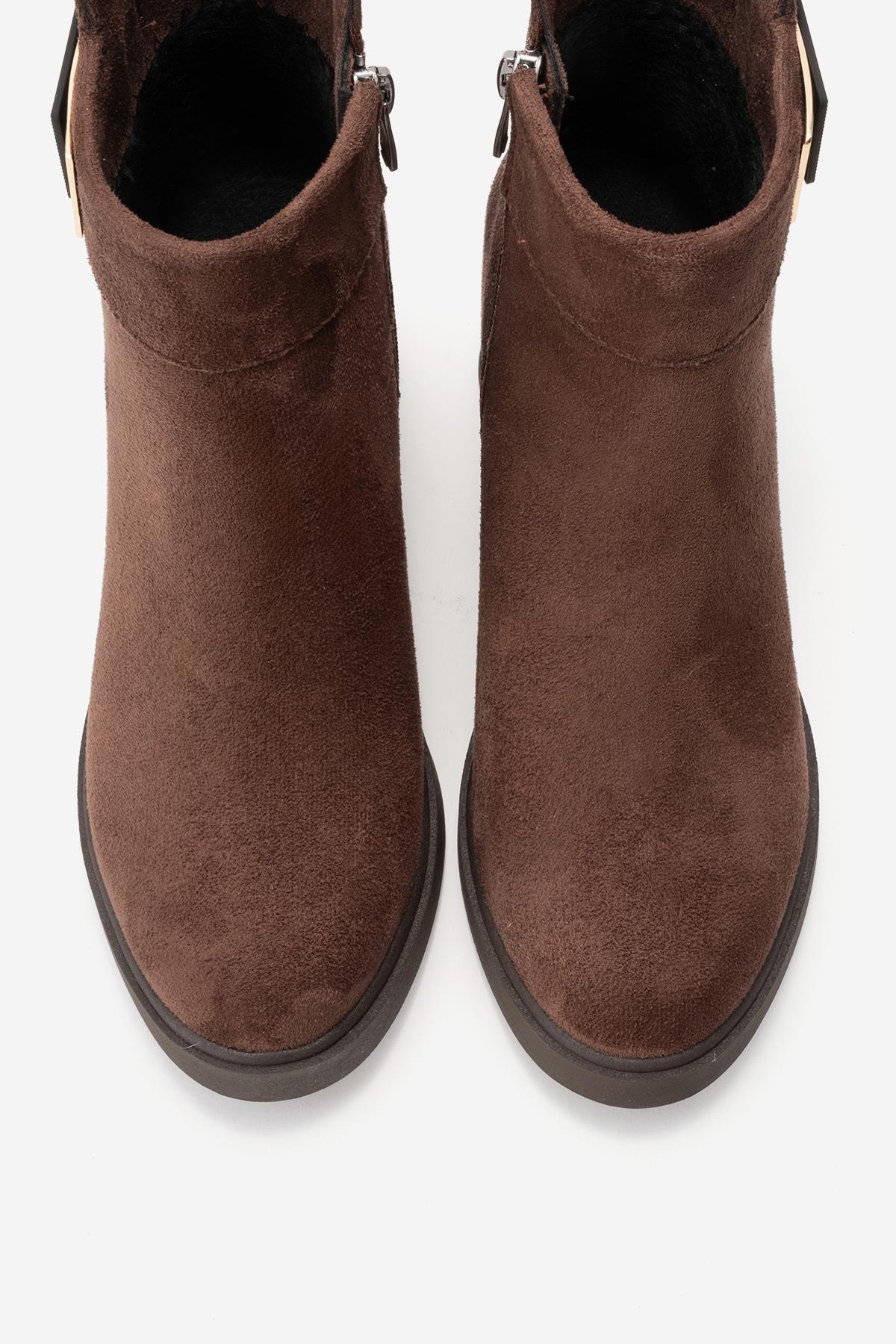 RASHE - Bota de tacón de bloque con cremallera en gamuza marrón (Mujer)