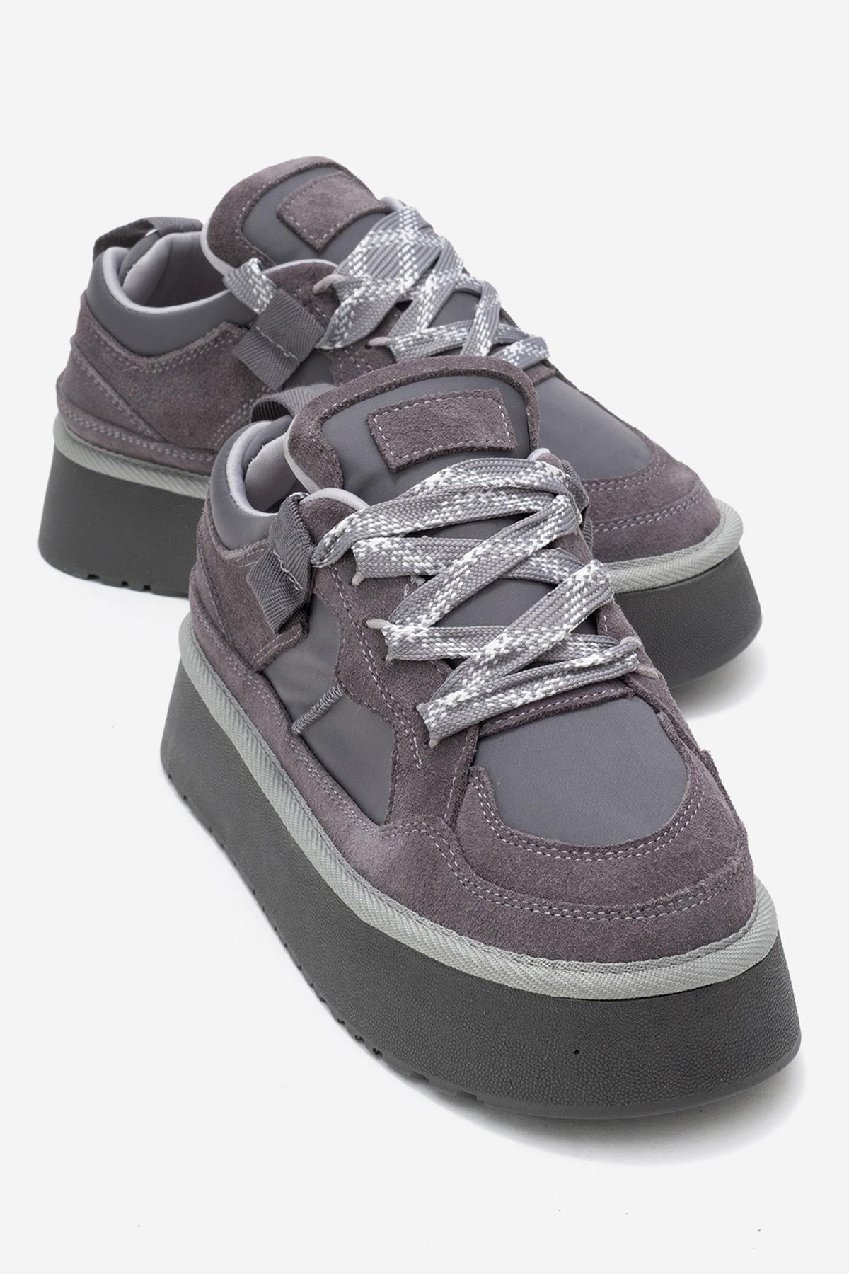 Riven - Zapatillas con plataforma de ante gris (Mujer)