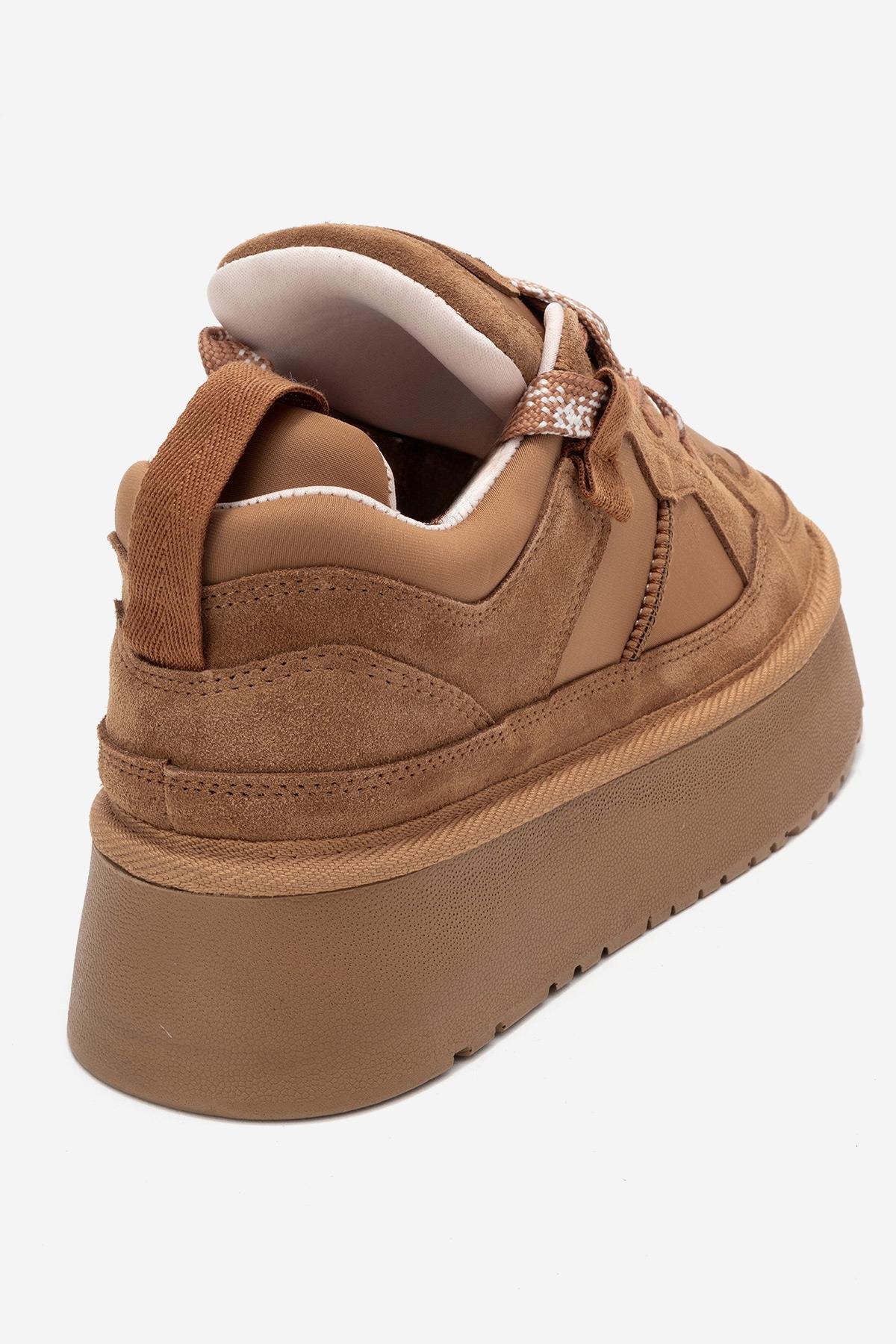 Riven - Zapatilla de plataforma de piel de ante color coñac (mujer)