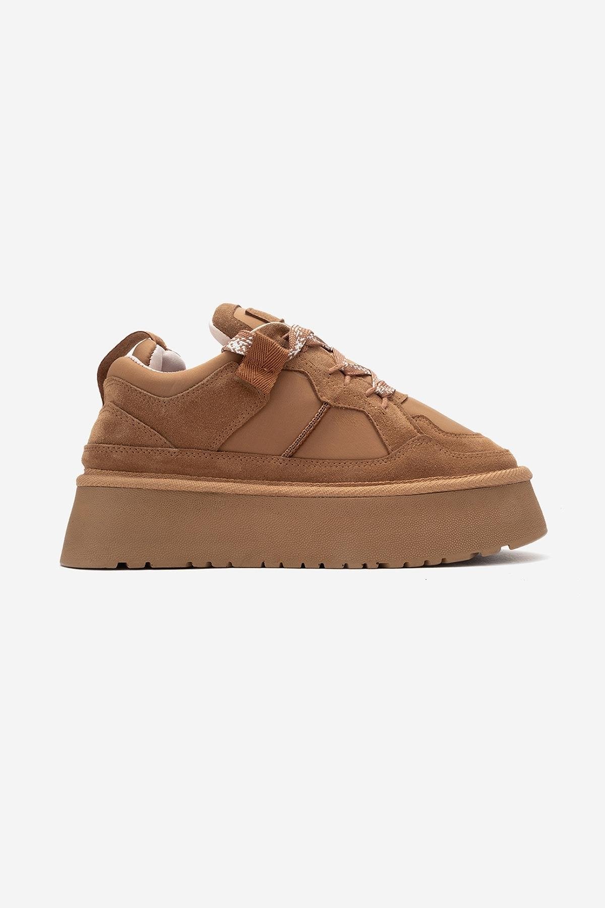Riven - Zapatilla de plataforma de piel de ante color coñac (mujer)