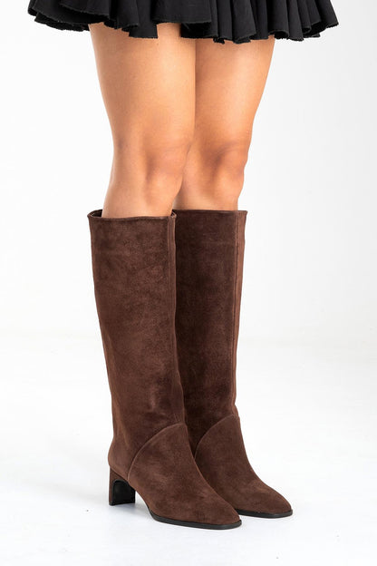 Taly - Bota alta de cuero de gamuza marrón con tacón de bloque (mujer)