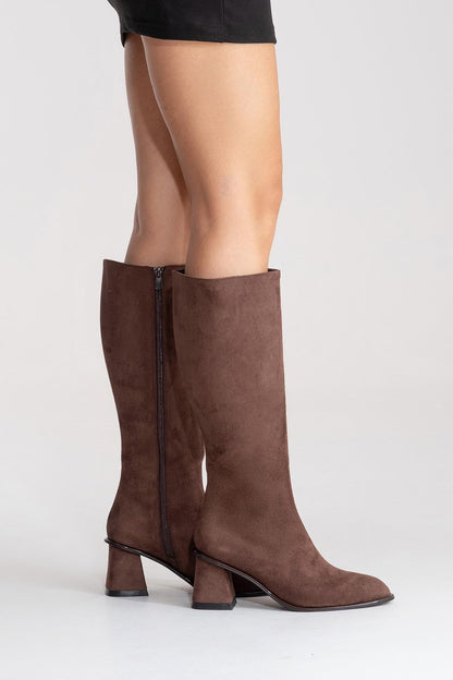 Paradis - Bota alta de ante marrón con tacón de bloque (Mujer)
