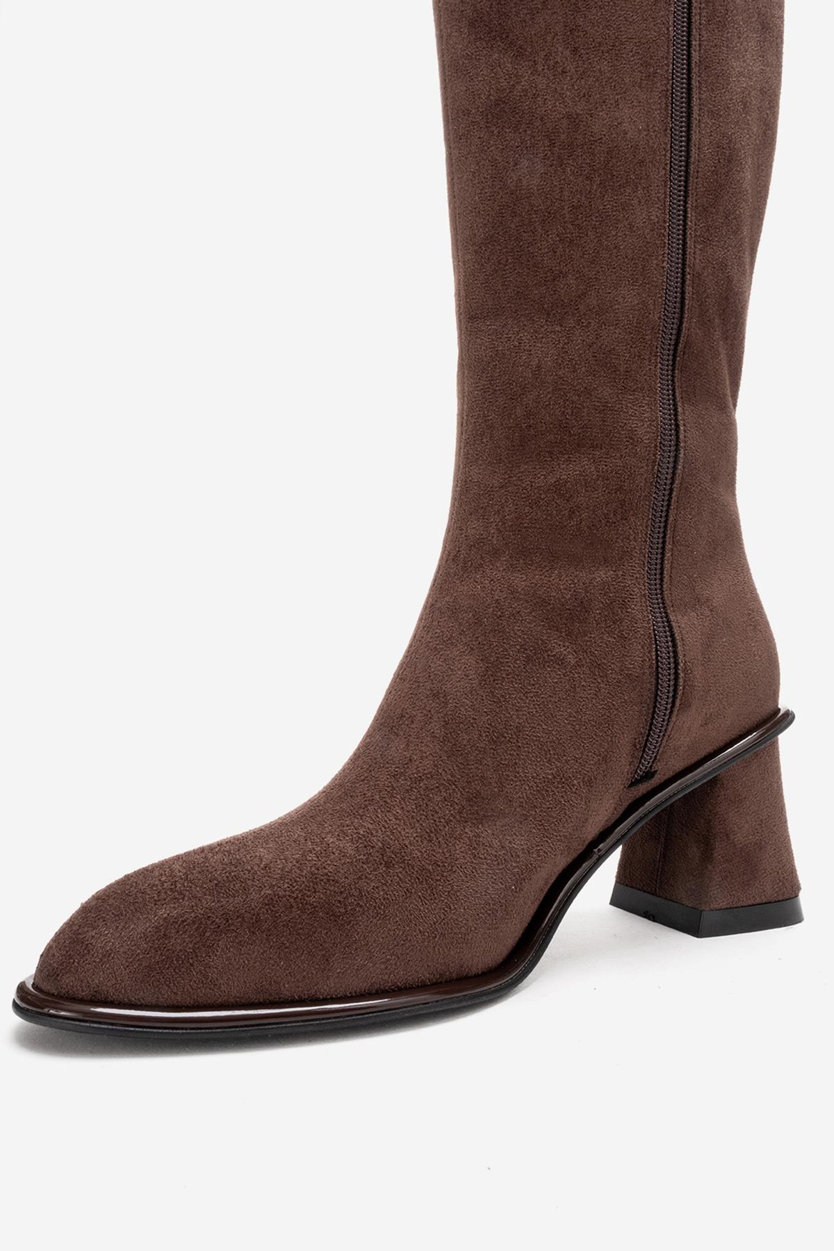 Paradis - Bota alta de ante marrón con tacón de bloque (Mujer)